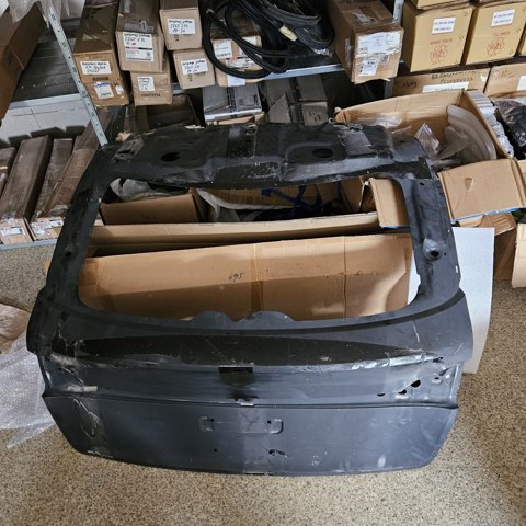 П'яті двері Ford KA1Z5840010A ціна, від 589.17 USD