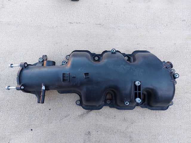 286862 Maserati Колектор впускний