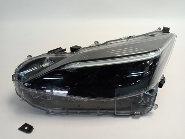 811700DP30 Toyota Фара дальнього світла в зборі