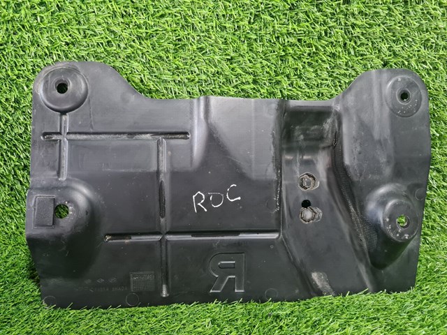 Захист днища передній правий 748145HA0A Renault (RVI)