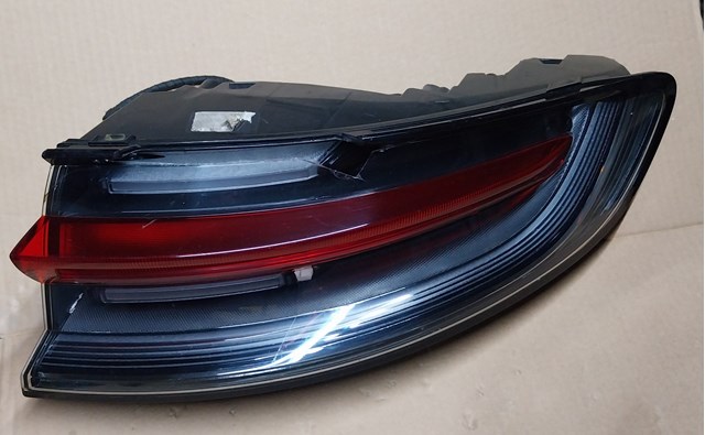 Фара задня права зовнішня VAG 95B945092AC ціна, від 468.63 USD
