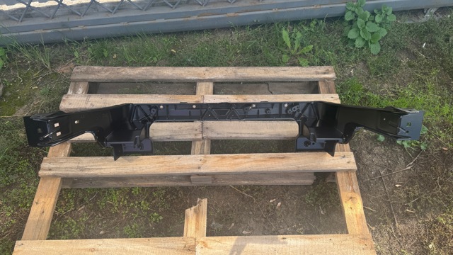 Купити LJ9Z16138D Ford Балка радіатора нижня