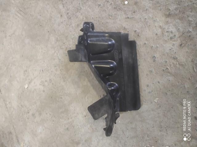 Купити GV4B8A261AA Ford Повітропровід (дефлектор) радіатора, лівий