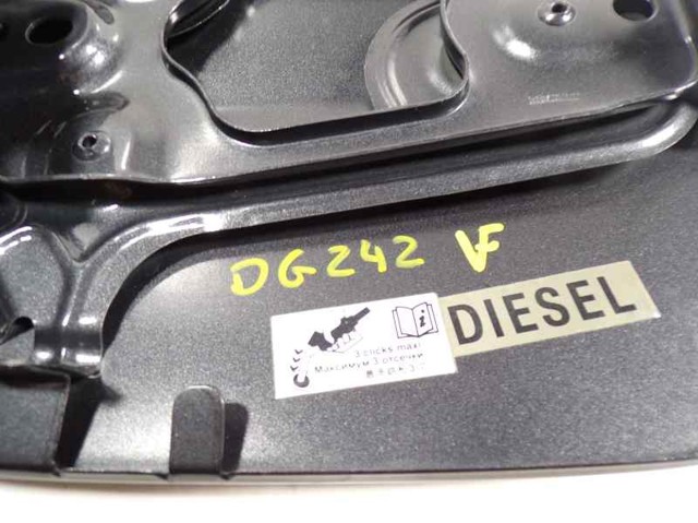 Дверцята бензобака на Dacia Duster  HS