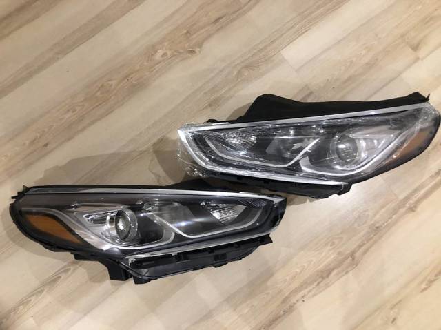 92102C2500 Hyundai/Kia Фара передня права
