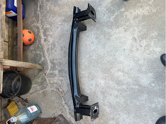 Шина бампера переднього Mazda BCJH50070B ціна, від 90.49 USD