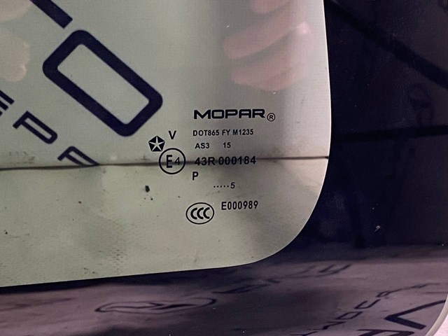 Купити 68003727AB Chrysler Скло багажного відсіку, ліве