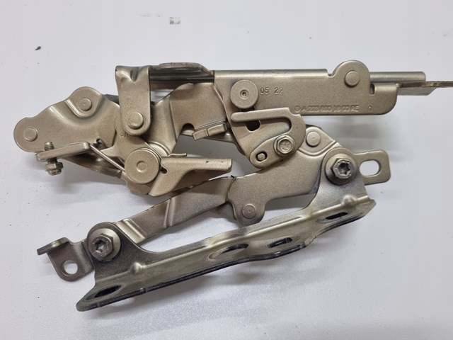 Петля капота, права A2238801800 Mercedes