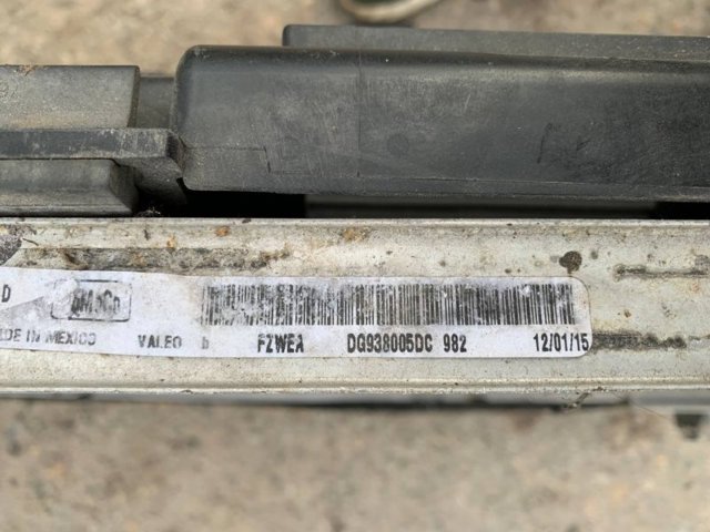 Радіатор DG938005DC Ford