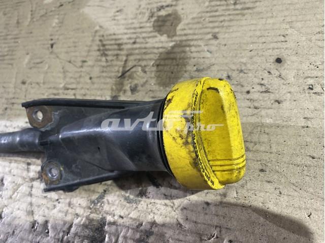 Горловина маслозаливна Renault (RVI) 8200722806