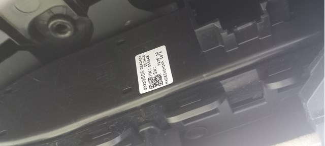 Кнопка вмикання двигуна склопідіймача передня права General Motors 23333505 ціна, від 11.15 USD