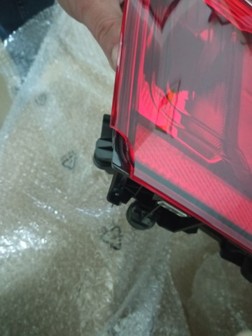 Задня права фара 9818810280 Peugeot/Citroen