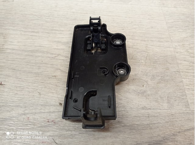 Трос відкриття капота Tesla 106181400D ціна, від 50.68 USD