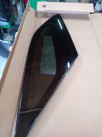 Скло багажного відсіку, праве Mercedes A1676708400 ціна, від 85.00 USD