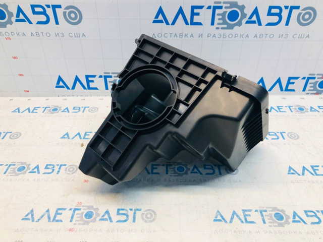 Купити PY8W133AYA Mazda Корпус повітряного фільтра, нижня частина