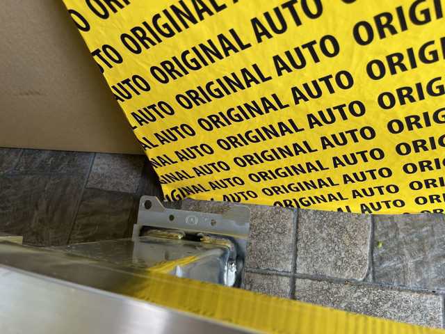 Купити KJK334880 Mazda Буфер бампера переднього