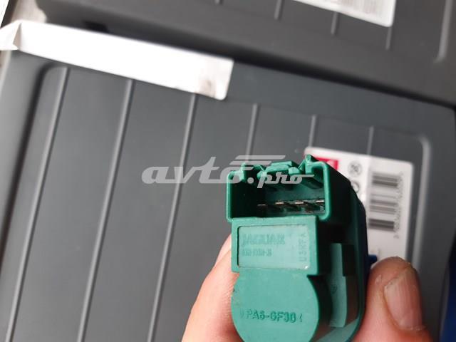 LR047598 Land Rover 