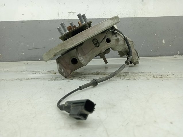 Цапфа - поворотний кулак передній, правий LR077914 Land Rover
