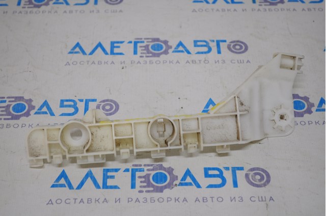 Кронштейн кріплення бампера переднього правий Mitsubishi 6400G660