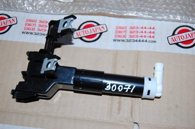 8520842020 Toyota Тримач форсунки омивача фари, підйомний циліндр