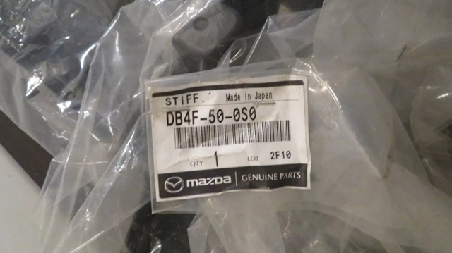 Спойлер переднього бампера DB4F500S0 Mazda