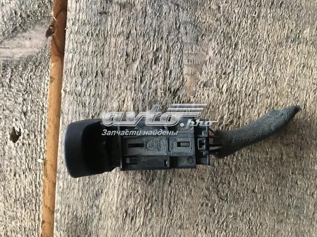 Купити 6001546149 Renault (RVI) Кнопка включення аварійного сигналу