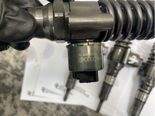 Купити 03G130073G Bosch Форсунка дизельна в зборі, розпилювач + тримач