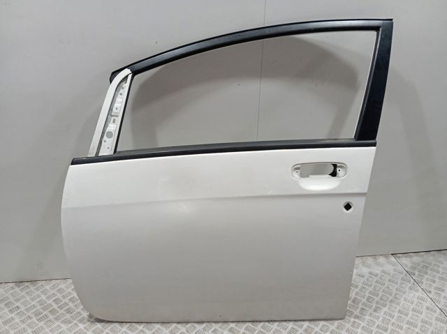 Двері передні ліві 1607868780 Peugeot/Citroen