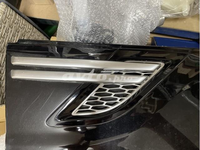 LR062119 Land Rover Молдинг переднього правого крила