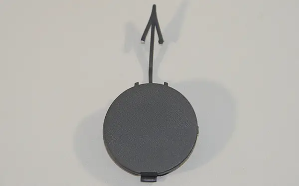 Заглушка бампера буксирувального гака, передня на Renault Trafic II FL