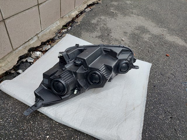 Купити LJ6B13W029BF Ford Фара правая
