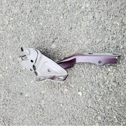 Завіса капота права Toyota 5341048070 ціна, від 22.88 USD