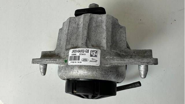 Кронштейн подушки (опори) двигуна, правої LR094227 Land Rover