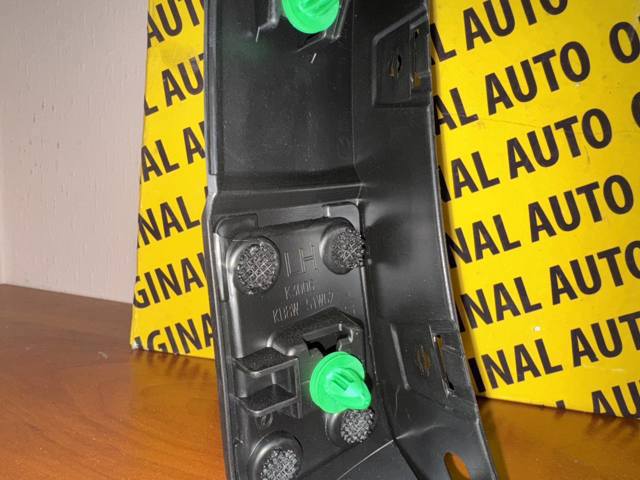 Розширювач заднього крила, лівий KB7W51W60F Mazda