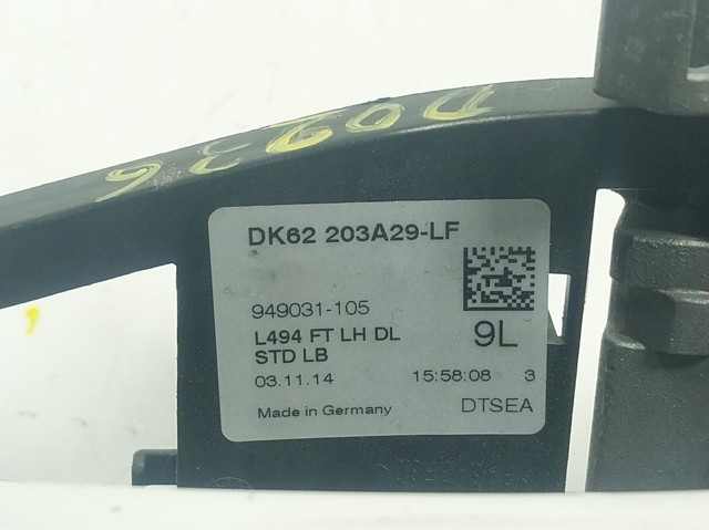 Ручка передньої двері зовнішня LR061201 Land Rover