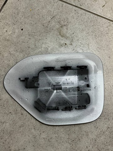 9J1821324 Porsche Дверцята бензобака