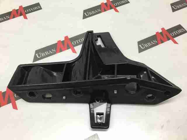 Купити LR093501 Land Rover Кронштейн бампера переднього