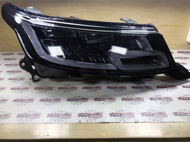 LR116432 Land Rover Фара передня права