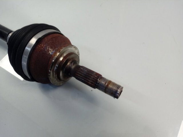 9677209780 Peugeot/Citroen Привід лівий