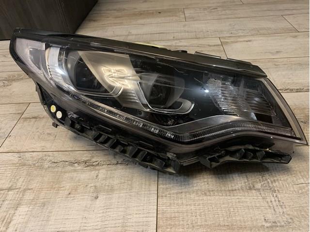 Фара права 92102D4300 Hyundai/Kia