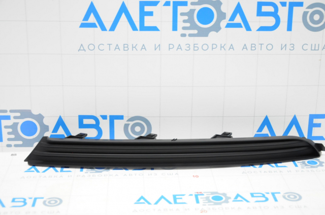Заглушка протитуманки передньої правої Mazda KB8A50C11E ціна, від 7.68 USD