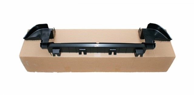 Повітропровід (дефлектор) радіатора, нижній LR058475 Land Rover