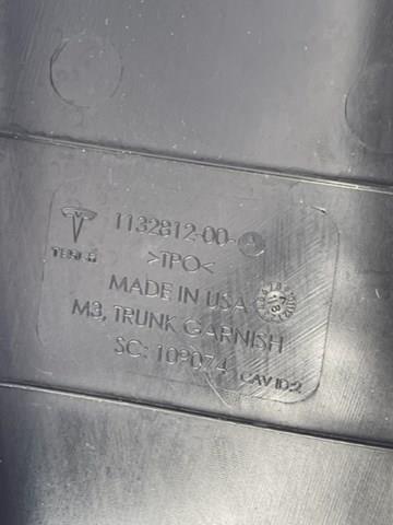 113281200A Tesla Пластик п'ятих дверей