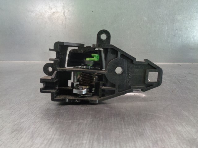 Зовнішня ручка правих дверей Mitsubishi MN105360