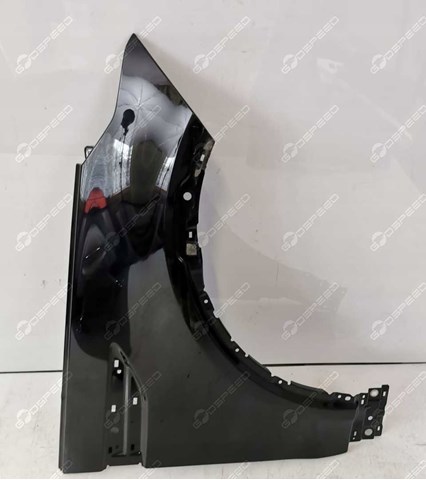 LR080199 Land Rover Крило переднє праве