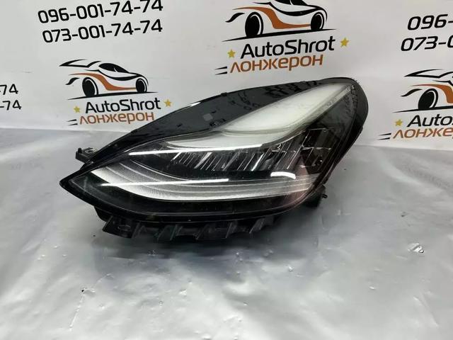Фара Tesla 107737100L