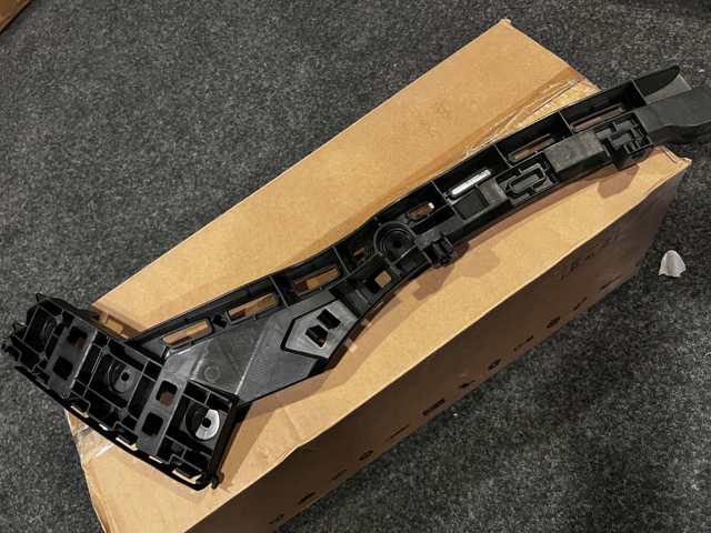 Купити 12G807393 VAG Направляюча заднього бампера, ліва