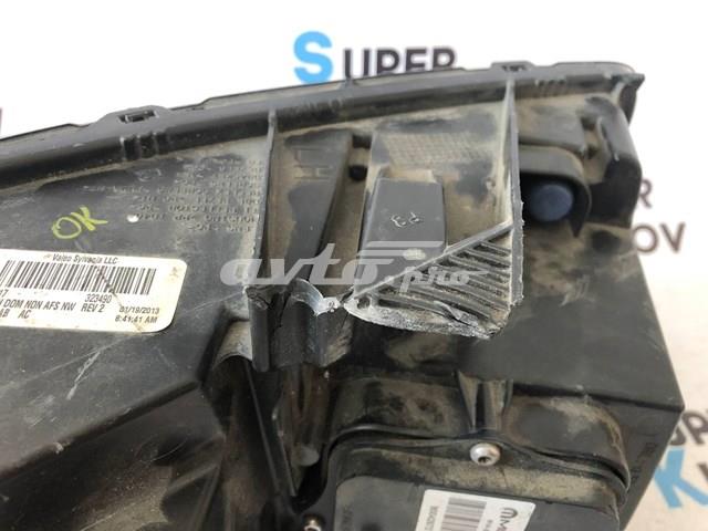 Фара права 68111000AB Chrysler
