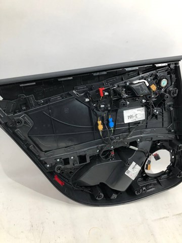 Купити 8W0867133 VAG 