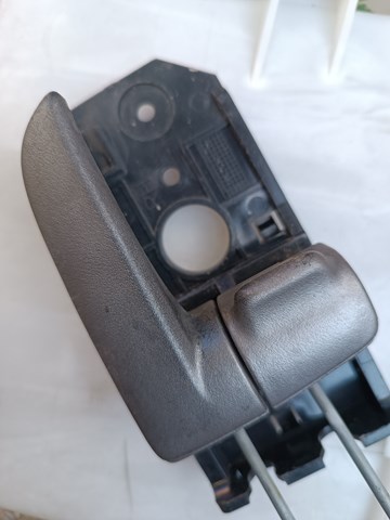 Ручка задньої двері внутрішня права Hyundai/Kia 82623LD000 ціна, від 4.17 USD